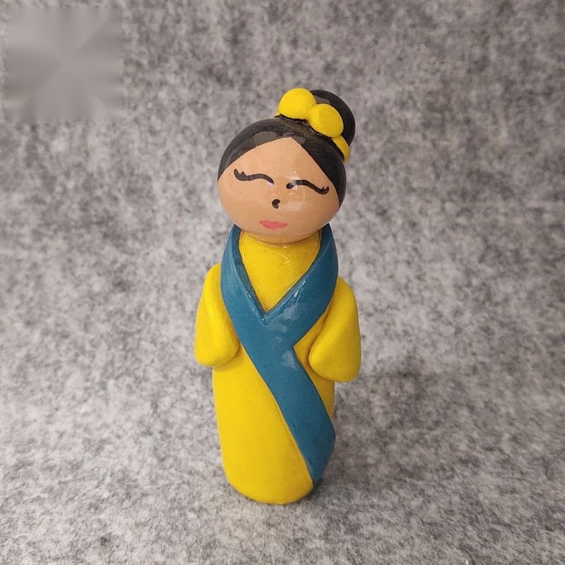 Kokeshi gialla