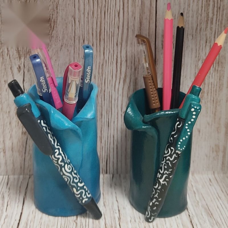 Portapenne con penna