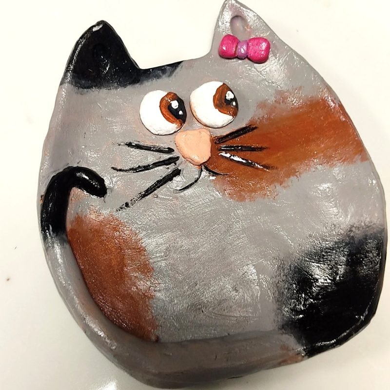 Piattino gatto realizzato da un allievo (8 anni)
